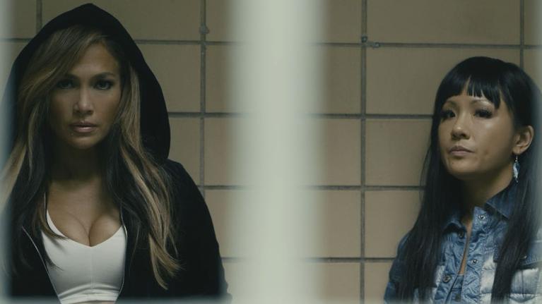 Queens : l’ex-hôtesse qui a inspiré le personnage de Jennifer Lopez porte plainte