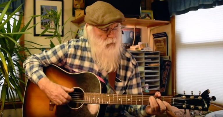 David Olney, chanteur emblématique du folk rock, meurt durant son concert