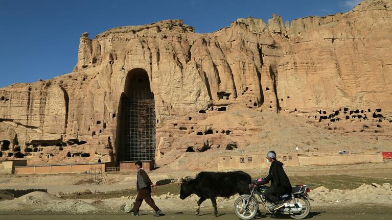 La falaise des Bouddhas de Bamiyan rongé par le changement climatique